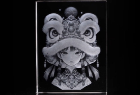 RFH 355 UV 레이저 - 5W: 수정으로 조각된 사자춤 소녀를 감상하세요